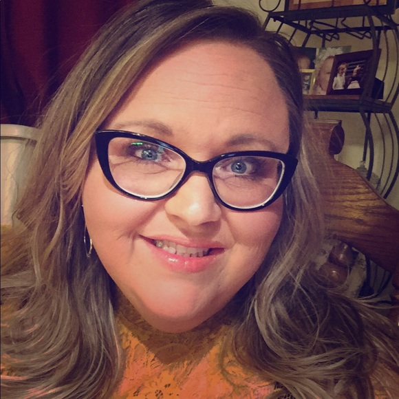 Meet your posher, Posh Ambassador Terrie - Picture 2 of 6